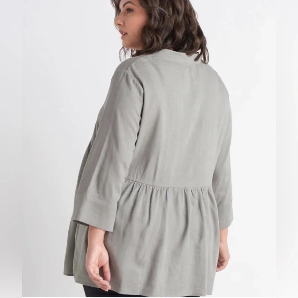 Lovely Dex Plus Garden Leaf
Button Up Tunic Size 3XL - Picture 2 of 6